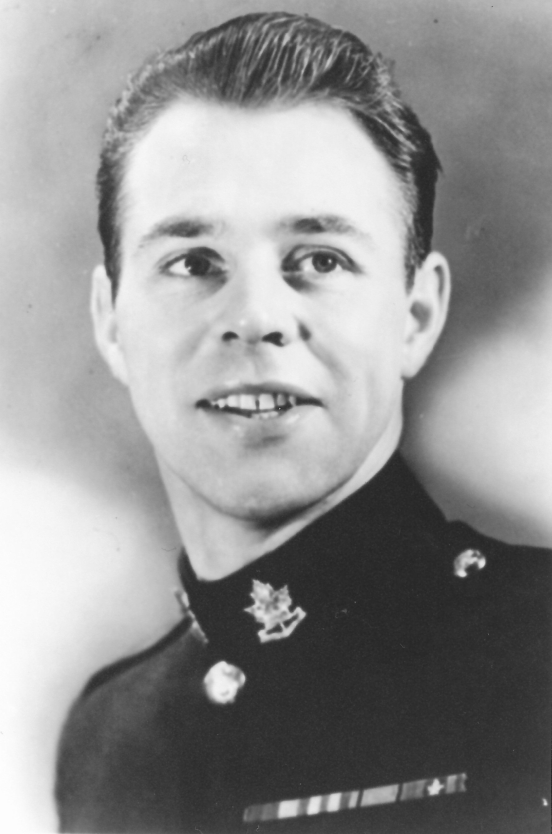 Sergent (retraité) R. Hurley