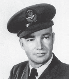 Commandant d’aviation (retraité) Bernard Hartman