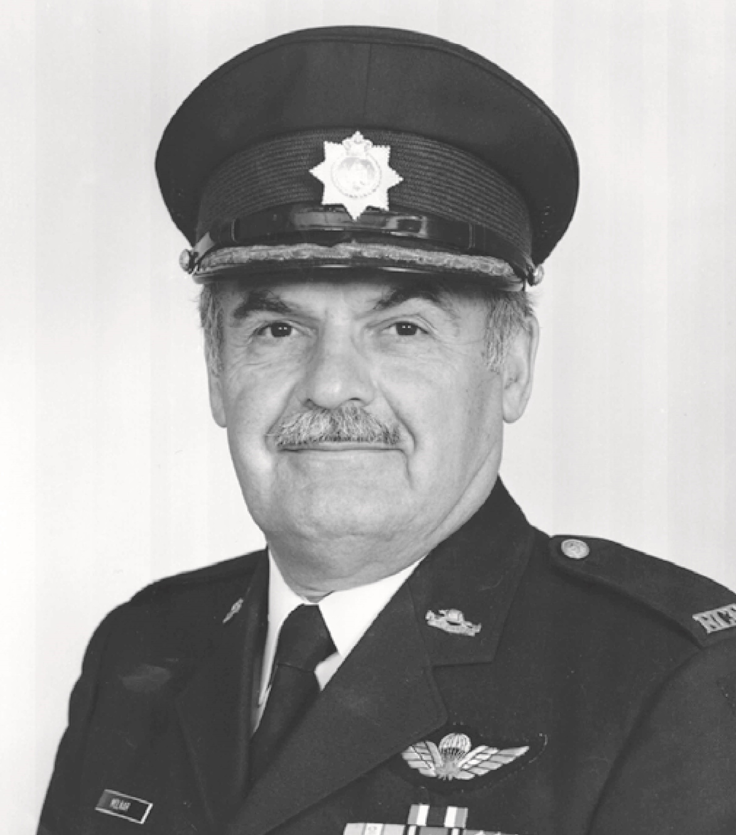 Lieutenant-colonel (retraité) William Molnar